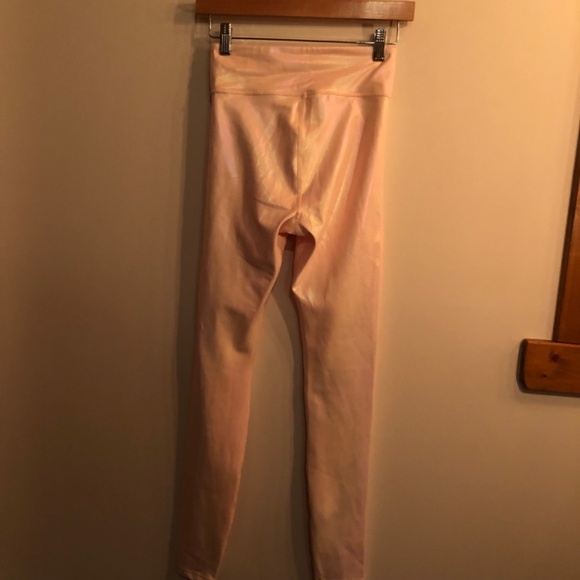 Carbon38 NWOT high rise shine full length leggings iridescent champagne pink - Picture 5 of 9